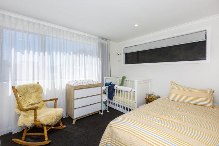 Photo of property in 1 Raeble Walkington Lane, Wallaceville, Upper Hutt, 5018