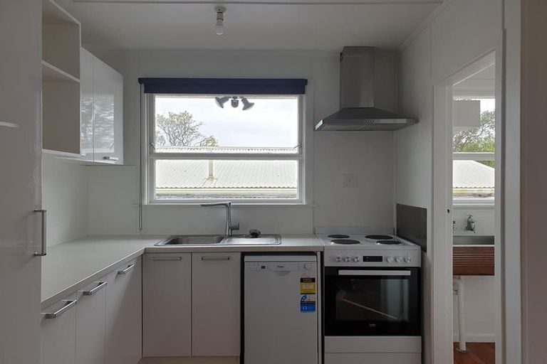 Photo of property in 87 Beazley Avenue, Paparangi, Wellington, 6037