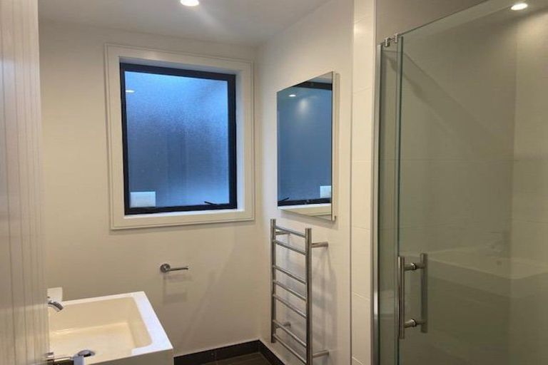 Photo of property in 1/2 Moana Street, Frankton, Hamilton, 3204