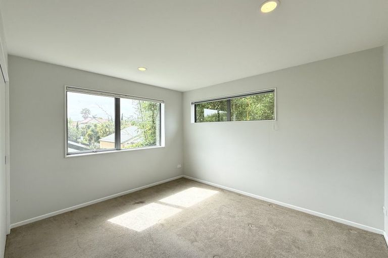 Photo of property in 16 Normandy Place, Henderson, Auckland, 0610