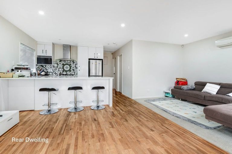 Photo of property in 30 Salamanca Road, Sunnynook, Auckland, 0620