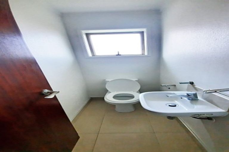 Photo of property in 1/226 Forrest Hill Road, Forrest Hill, Auckland, 0620