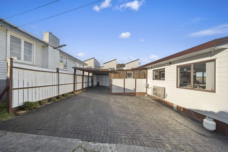 Photo of property in 2/86 Alfriston Road, Manurewa East, Auckland, 2102