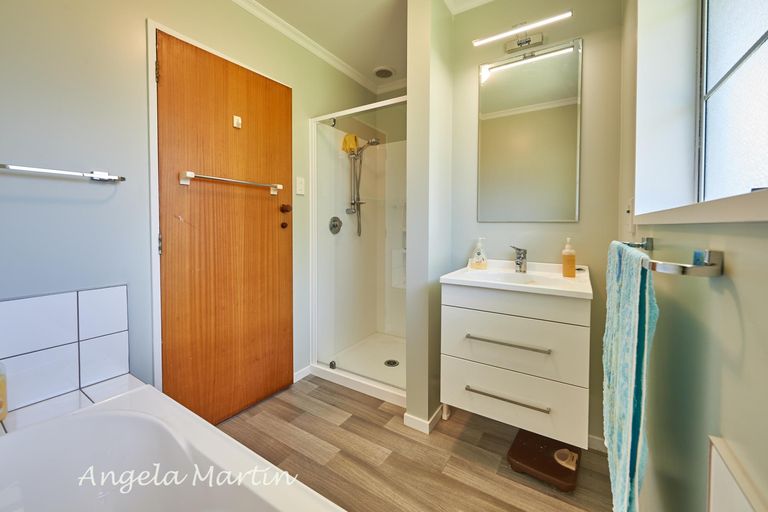 Photo of property in 41 Humphries Place, Awapuni, Palmerston North, 4412