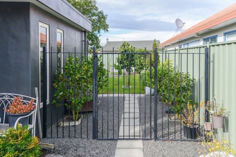 Photo of property in 2 Queens Walk, Taradale, Napier, 4112