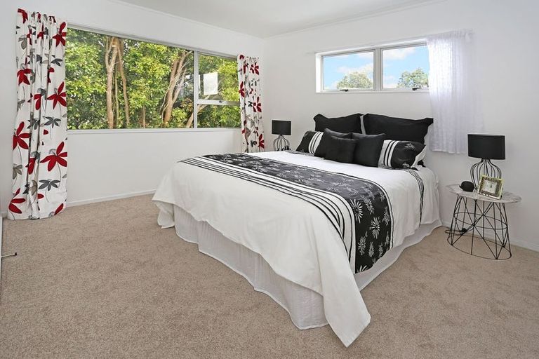 Photo of property in 17 Statesman Street, Henderson, Auckland, 0612