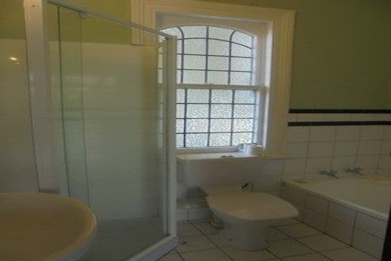 Photo of property in 7a Hawker Street, Mount Victoria, Wellington, 6011