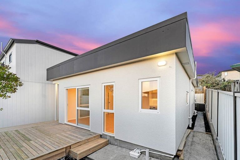 Photo of property in 60d Lewisham Street, Highland Park, Auckland, 2010