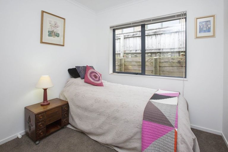 Photo of property in 61 Percy Kinsman Crescent, Riverstone Terraces, Upper Hutt, 5018