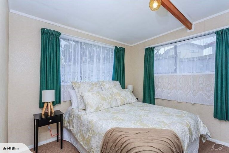 Photo of property in 5 Spinella Drive, Bayview, Auckland, 0629