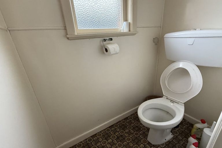 Photo of property in 12 Crete Avenue, Milford, Auckland, 0620