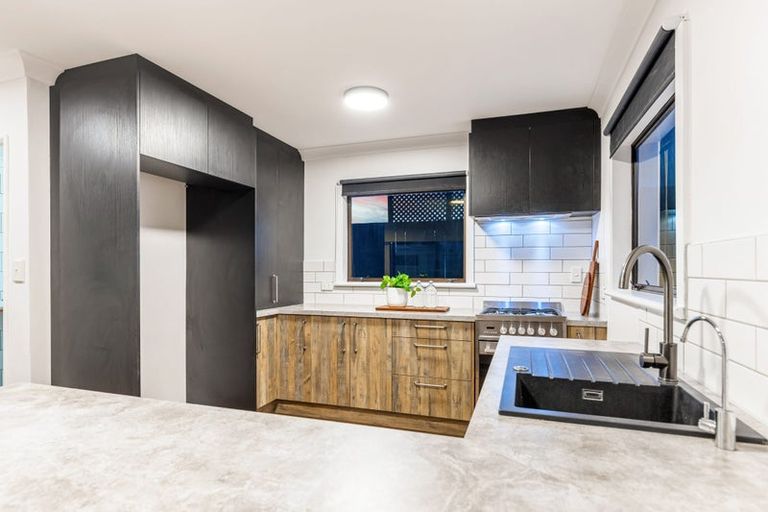 Photo of property in 2/26 Forest Hill Road, Henderson, Auckland, 0612