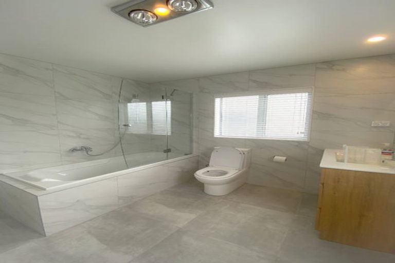 Photo of property in 102 Bellbird Street, Papakura, 2110