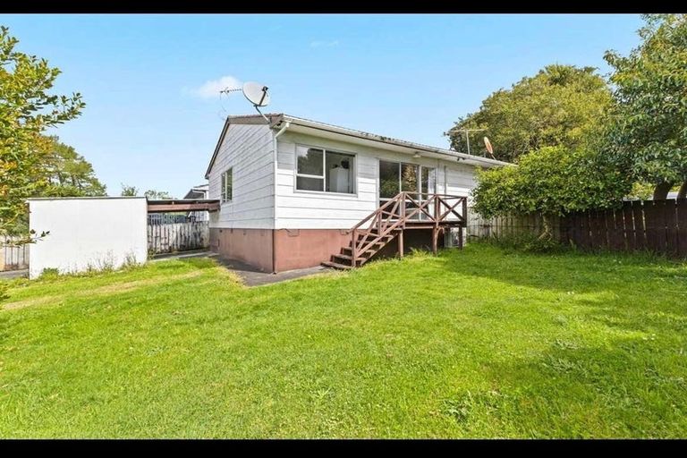 Photo of property in 2/60 Moncrieff Avenue, Clendon Park, Auckland, 2103