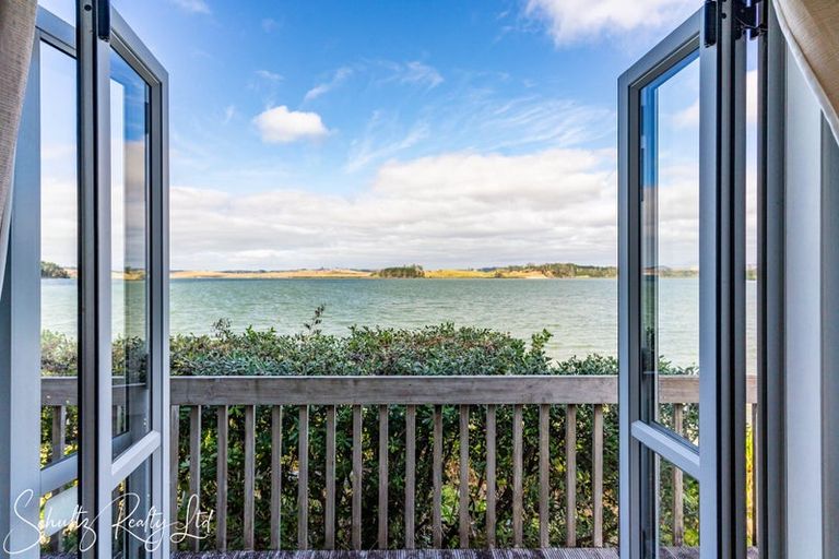 Photo of property in 1 Rigby Street, Whakapirau, 0583