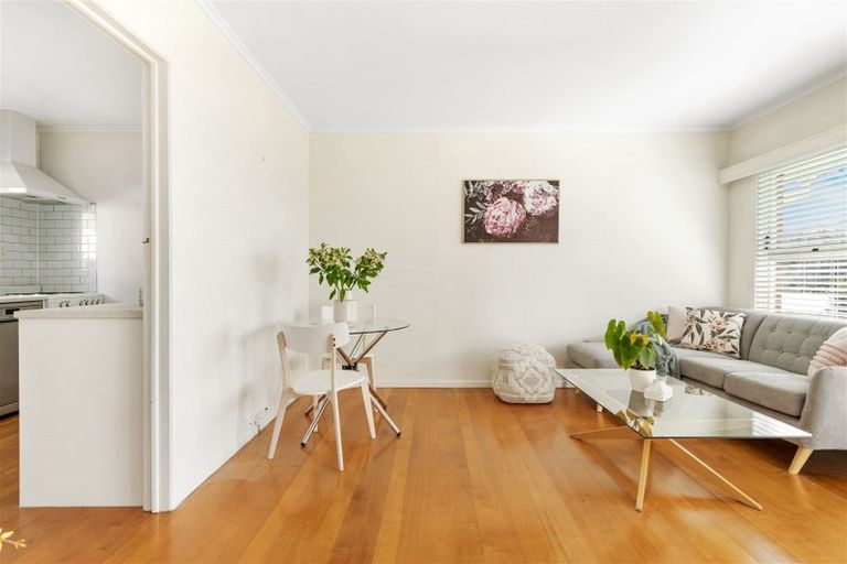 Photo of property in 3/7 Lenihan Street, Northcote, Auckland, 0627