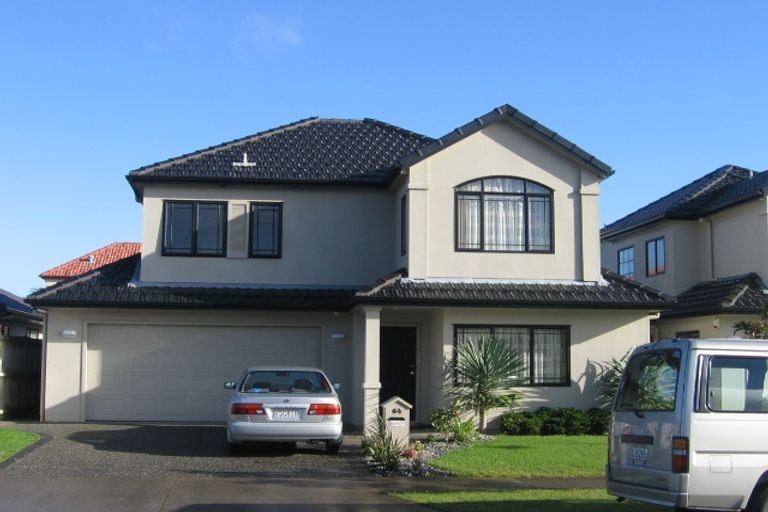 Photo of property in 64 Thornbury Crescent, East Tamaki Heights, Auckland, 2016