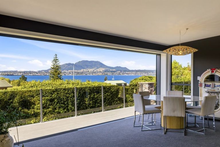 Photo of property in 2 Scenic Heights, Acacia Bay, Taupo, 3330