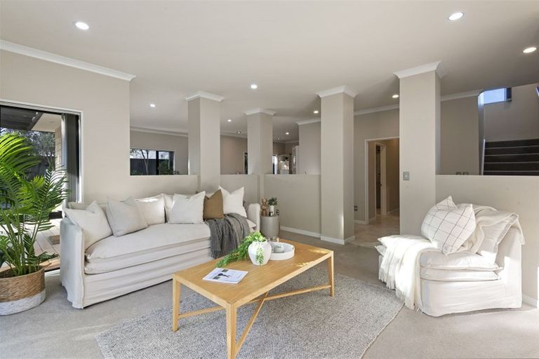 Photo of property in 7 Stoneleigh Green, Parklands, Christchurch, 8083