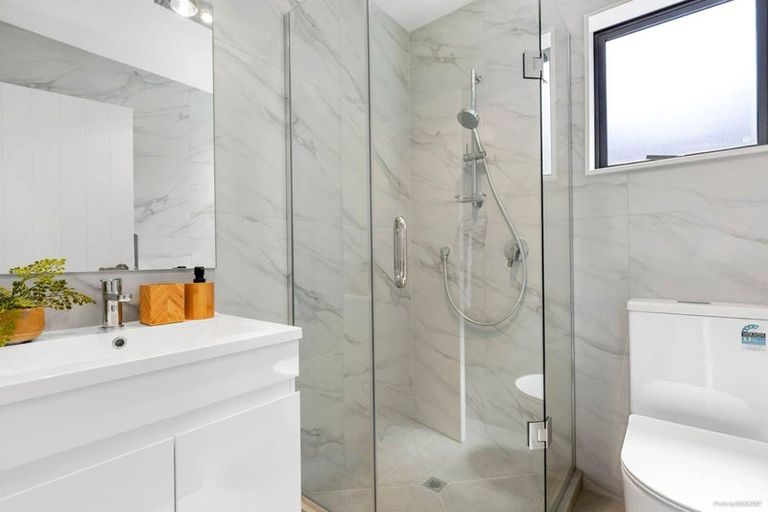 Photo of property in 3/62 Highland Drive, Highland Park, Auckland, 2010