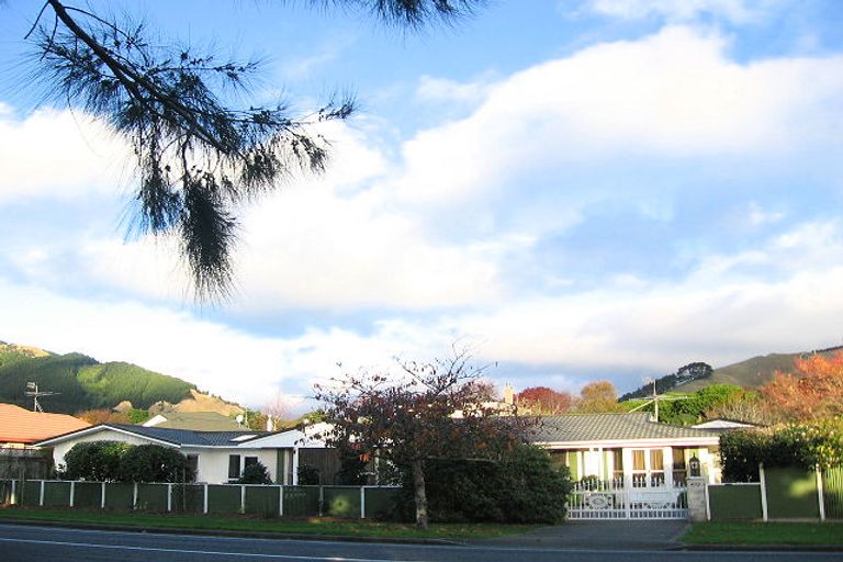 Photo of property in 470 Te Moana Road, Waikanae, 5036