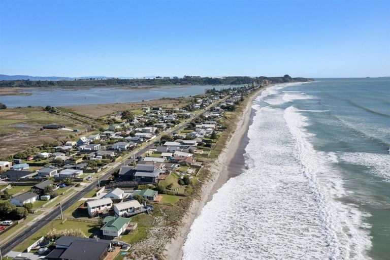 Photo of property in 398 Pukehina Parade, Pukehina, Te Puke, 3189