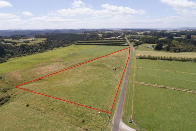 Photo of property in Campbell Road, Brunswick, 4571