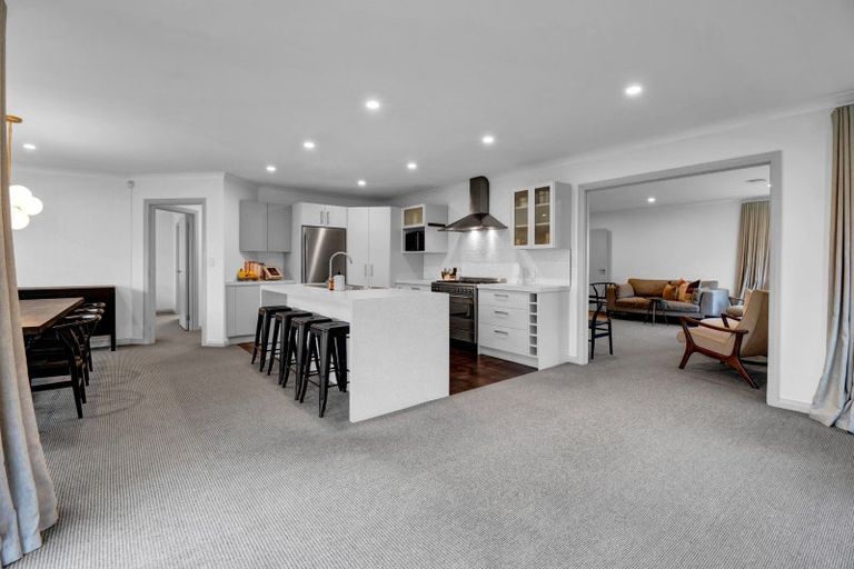 Photo of property in 81 Pacific Drive, Fitzherbert, Palmerston North, 4410