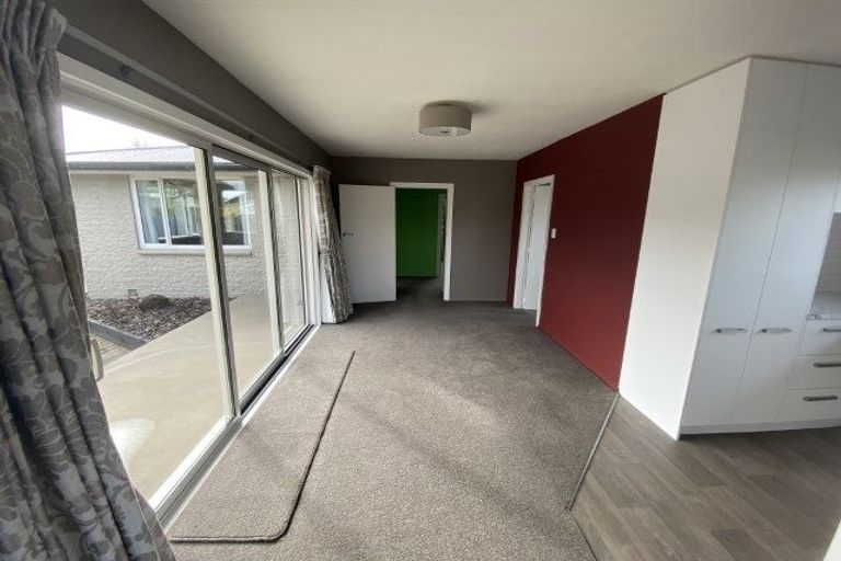 Photo of property in 73 Wingate Street, Redwood, Christchurch, 8051