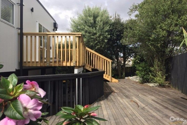 Photo of property in 1/64 Gosford Drive, Botany Downs, Auckland, 2010