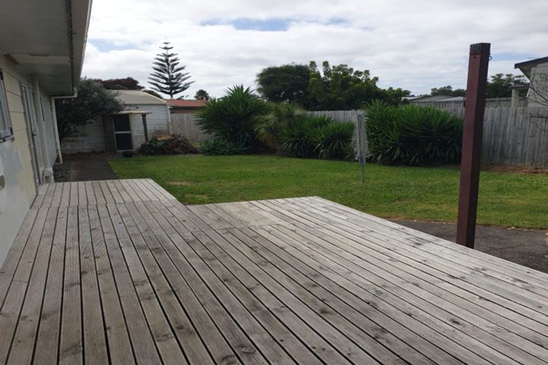 Photo of property in 9 Harbour Crest Drive, Waiuku, 2123