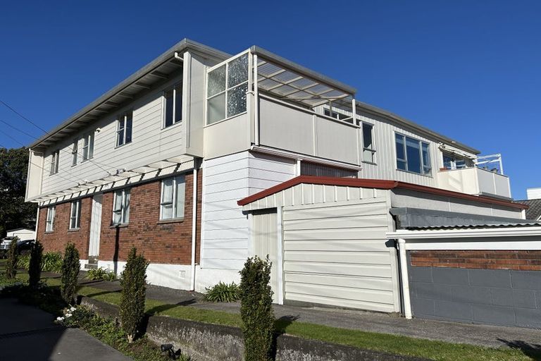 Photo of property in 4/80 Whiteley Street, Moturoa, New Plymouth, 4310