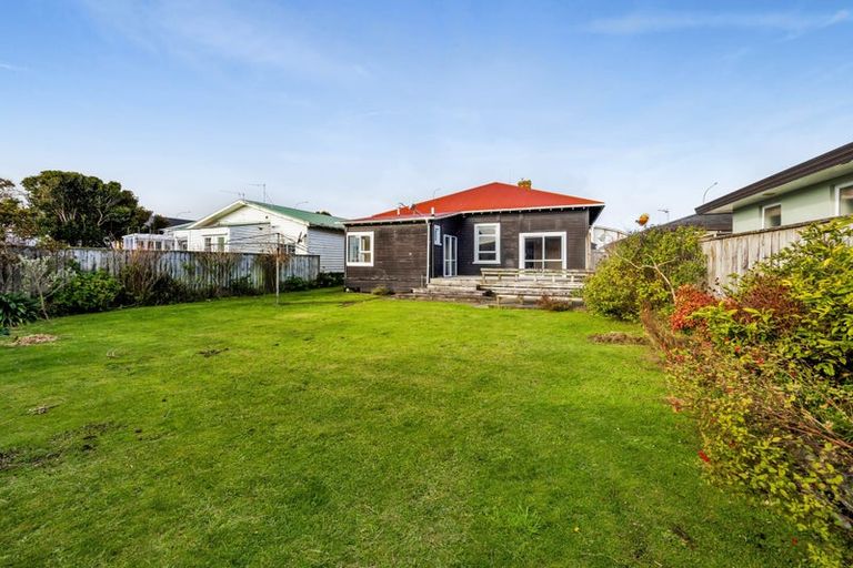 Photo of property in 39 Victoria Street, Hawera, 4610