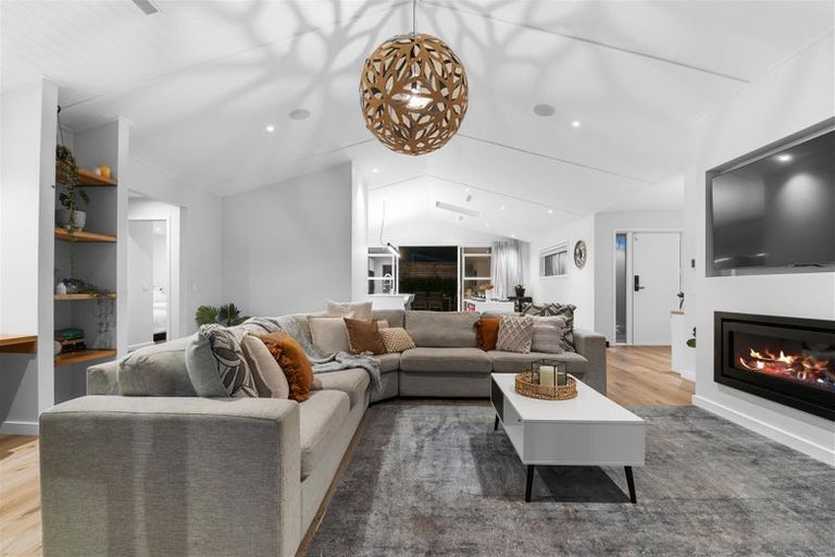 Photo of property in 43 Great West Road, Matipo Heights, Rotorua, 3015