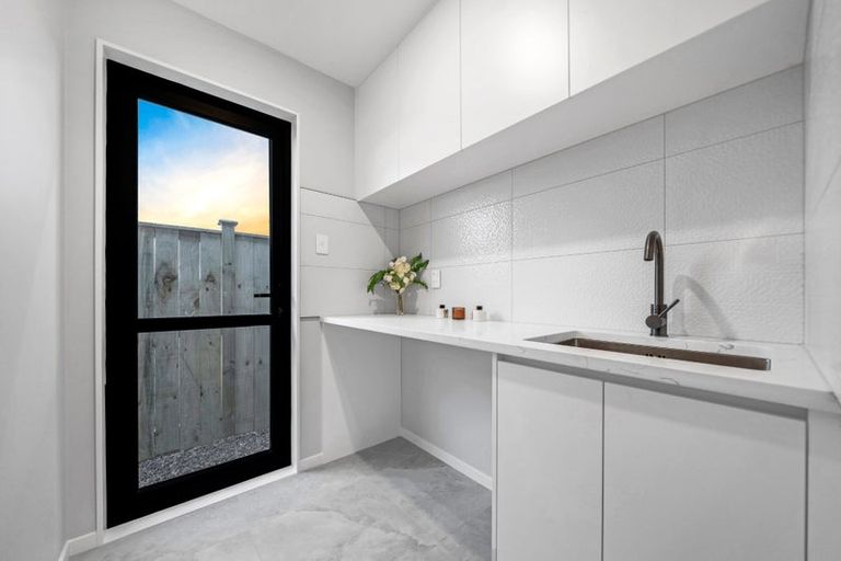 Photo of property in 5 Paihere Street, Huapai, Kumeu, 0810