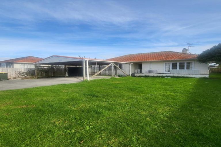 Photo of property in 70 Cambridge Terrace, Papatoetoe, Auckland, 2025
