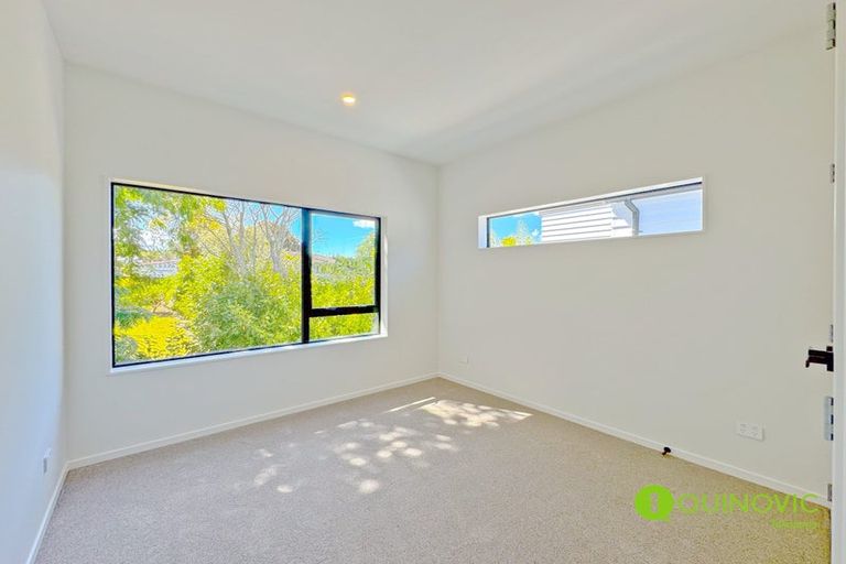Photo of property in 7c Buisson Glade, West Harbour, Auckland, 0618
