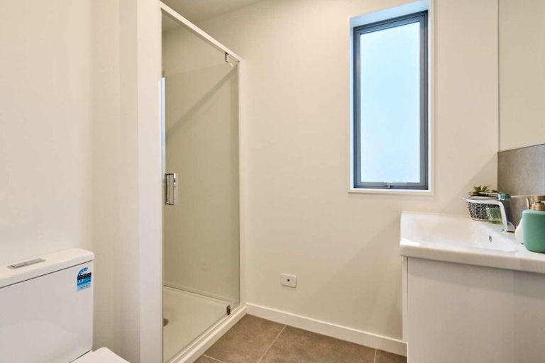 Photo of property in 9 Ara Paiwhenua, Tawa, Wellington, 5028