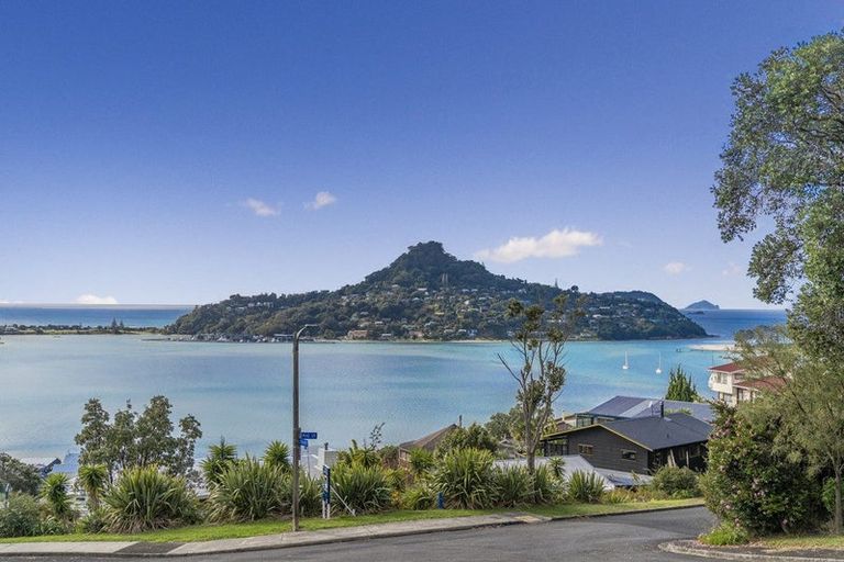 Photo of property in 1 Hillside Lane, Tairua, 3508
