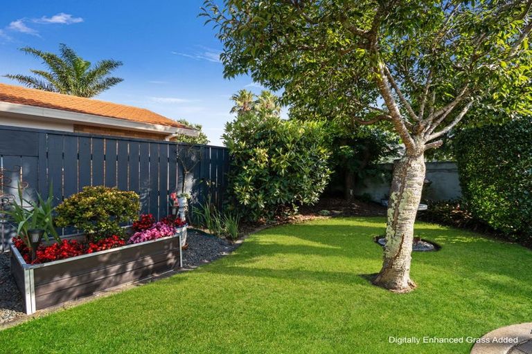 Photo of property in 12 Sandhurst Drive, Papamoa Beach, Papamoa, 3118