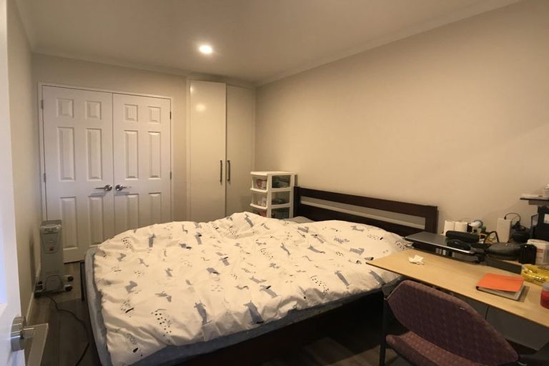 Photo of property in 1/198 Archers Road, Glenfield, Auckland, 0629