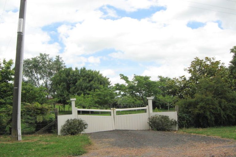 Photo of property in 43 Lewis Road, Karaka, Papakura, 2580