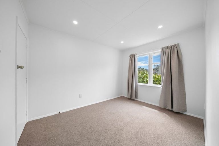 Photo of property in 8 Hampshire Street, Cannons Creek, Porirua, 5024