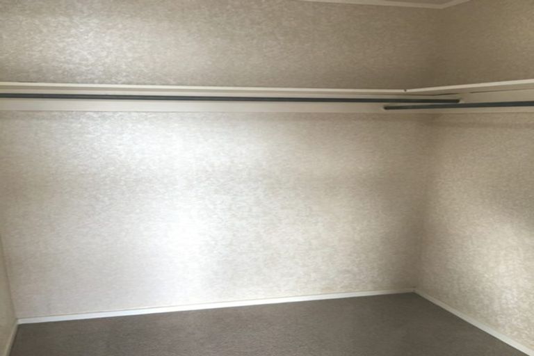 Photo of property in 2/2 Sunnynook Road, Sunnynook, Auckland, 0620