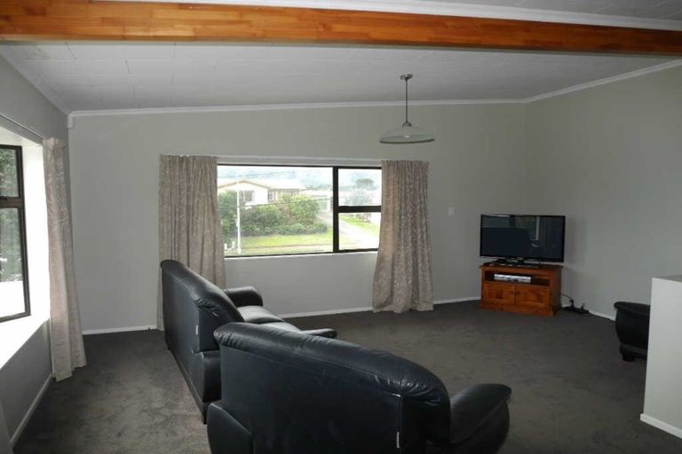 Photo of property in 51 William Street, Waikanae Beach, Waikanae, 5036