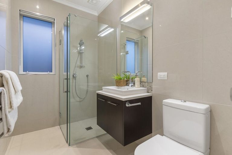 Photo of property in 9 Tuatini Place, Long Bay, Auckland, 0630