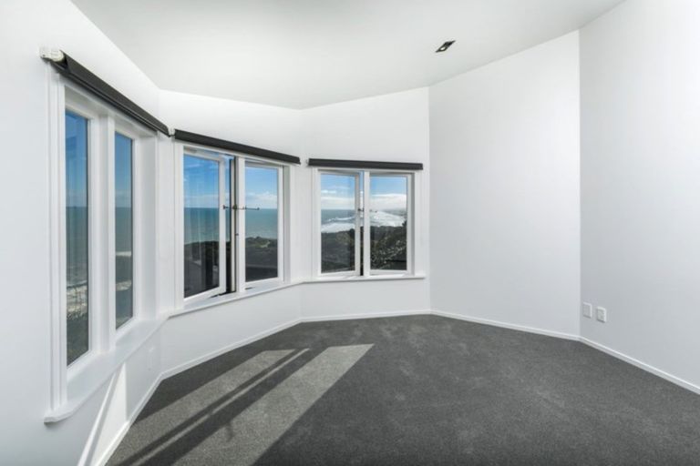 Photo of property in 39 Waitea Road, Muriwai, 0881