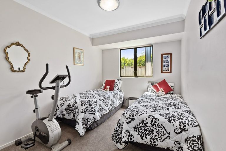 Photo of property in 4 Jade Court, Rosedale, Auckland, 0632