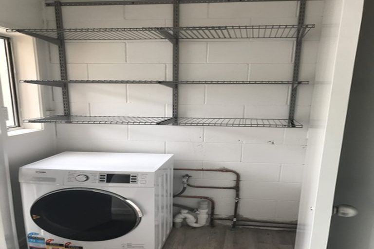 Photo of property in 6/106 West Coast Road, Glen Eden, Auckland, 0602