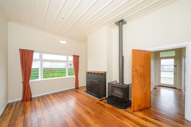 Photo of property in 14 Blackwell Street, Marton, 4710